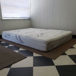 Full size mattress - can DELIVER almost anywhere for $20 extra - gently used and in very good condition 😍