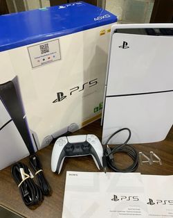 Sony PlayStation 5 (PS5) Slim Disc Edition Console Bundle – Excellent Condition