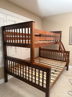 Solid sturdy wood twin bunk bed over full bunkbed separates into 2 beds
