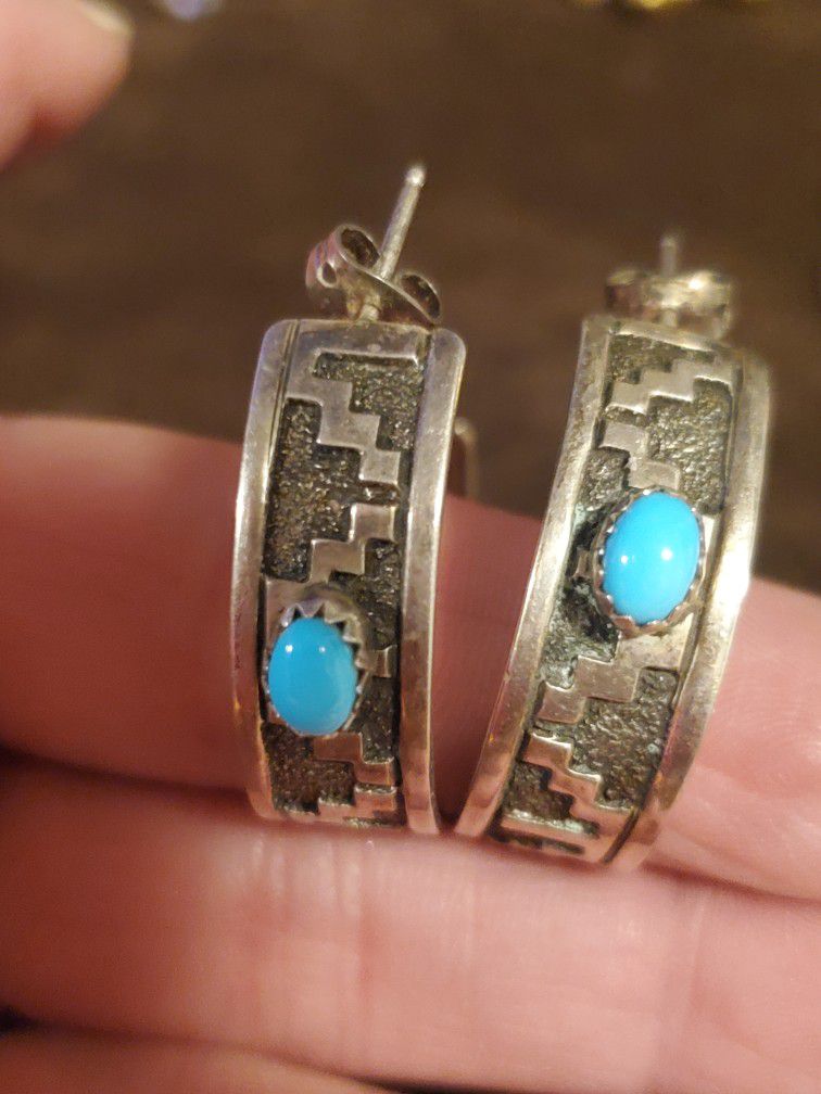 Vintage Sterling Silver And Turquoise Earrings 