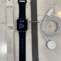 Apple Watch Series 11 42mm GPS Silver Aluminum Like New