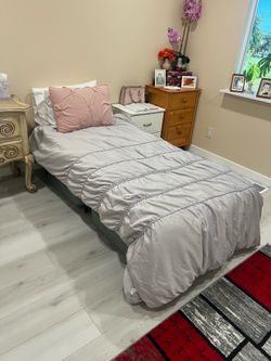 XL twin bed like new
