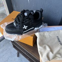 Size 45 Louis Vuitton Trainer Black And White