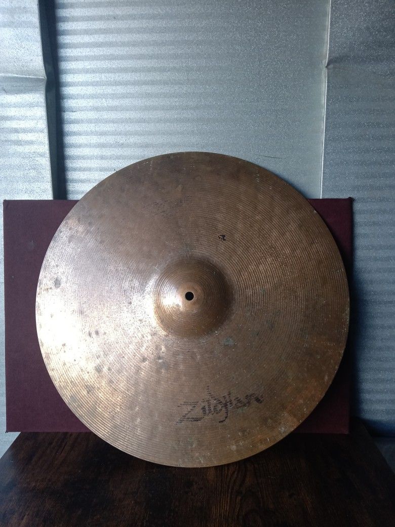 Zildjian 20" Avedis ZBT Plus Medium Ride Cymbal