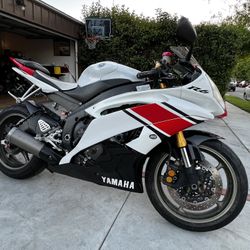 Yamaha R6