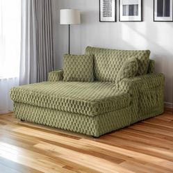 New 2 Arm Chaise Lounge Sofa/ Includes Free Delivery 🚚!