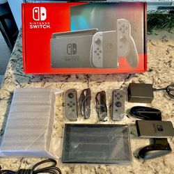 Nintendo Switch Gray In Excellent Condition 