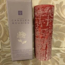 Avon November Chrysanthemum Pillar Candle