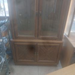 Lighted Solid Wood & Glass China Hutch. 42×16×78