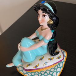 Disney Schmid - Aladdin Jasmine Carpet Music Box Ceramic Musical Spins
