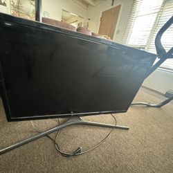 Insignia Tv 32”  