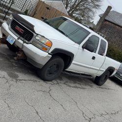 2000 GMC Sierra With 7.5 Western Plow 