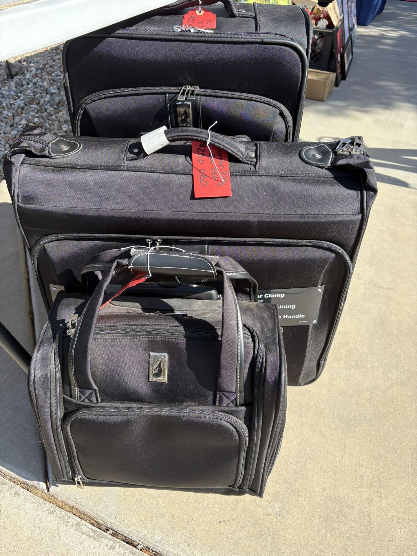 👜 For Sale: Stylish London Fog Luggage Set!👜