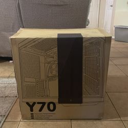 HYTE - Y70 ATX Case (Black)