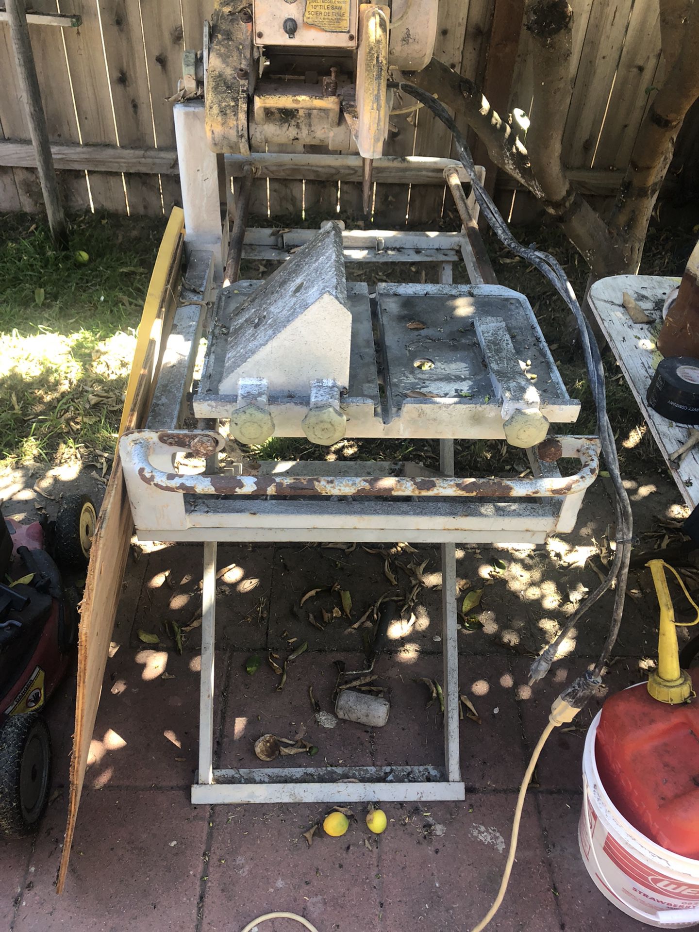 Chicago Wet Table Saw 