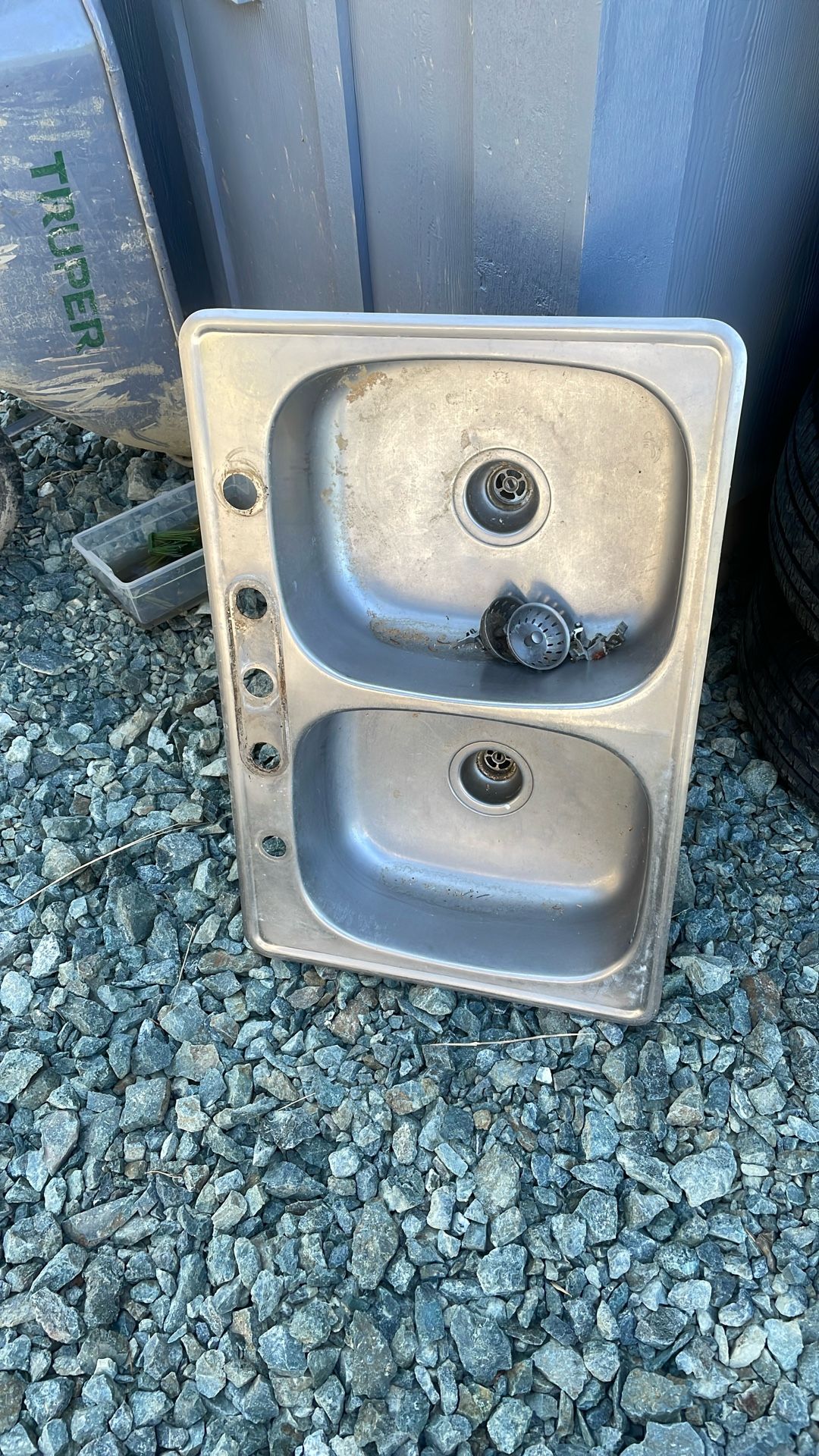 33” stainless steel sink