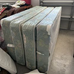 2 Mattresses And Boxsprings 