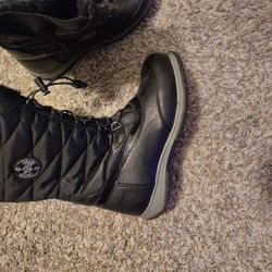 Like New Women Totes Winter Boots