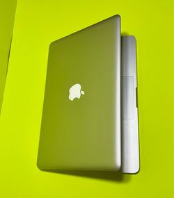 Apple MacBook Pro 13” i5/8GB/256GB SSD $140