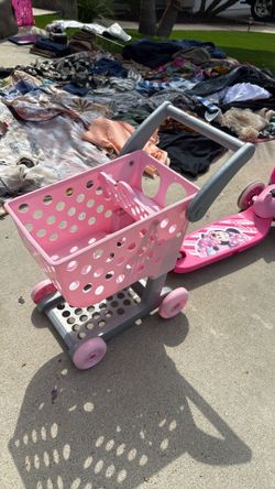 Girls shopping cart