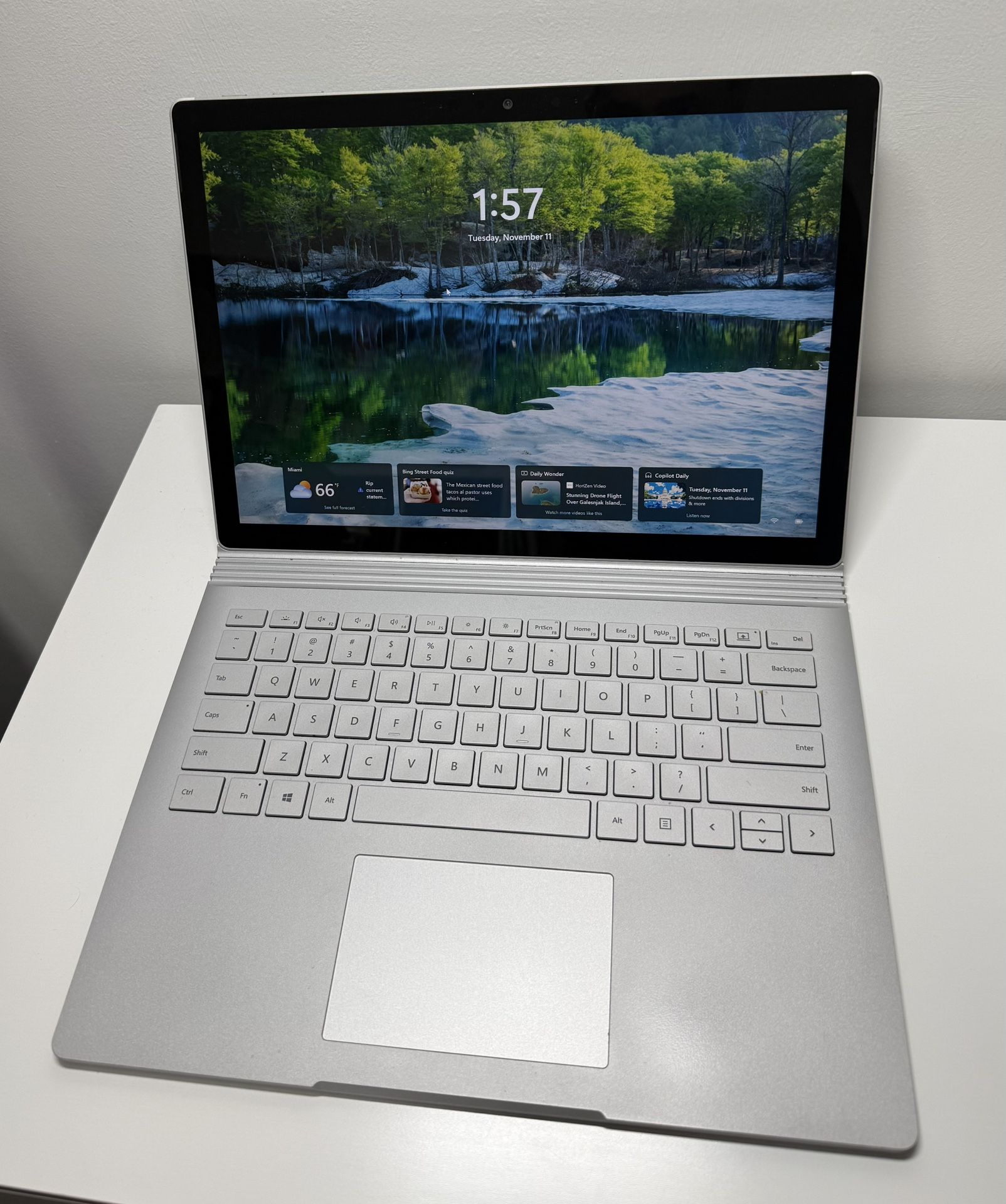 Laptop Microsoft Surface Book 3 i7 GTX 1650 4Gb