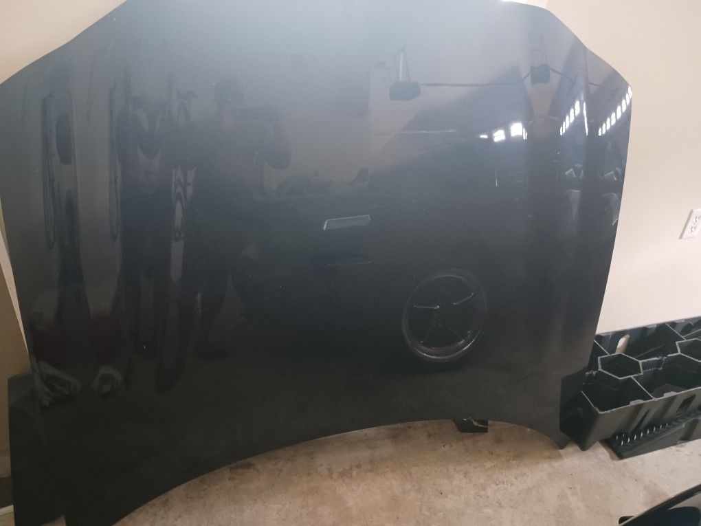 02 Z28 Hood And Spoiler