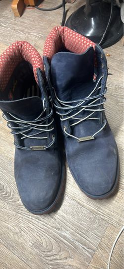 Navy blue size 10 1/2 medium new Timberland no box Navy blue size 10 1/2 medium new timberland no box