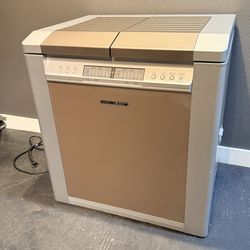 Fridge/Freezer Chest aka Kimchi Fridge by Hauzen (Samsung)