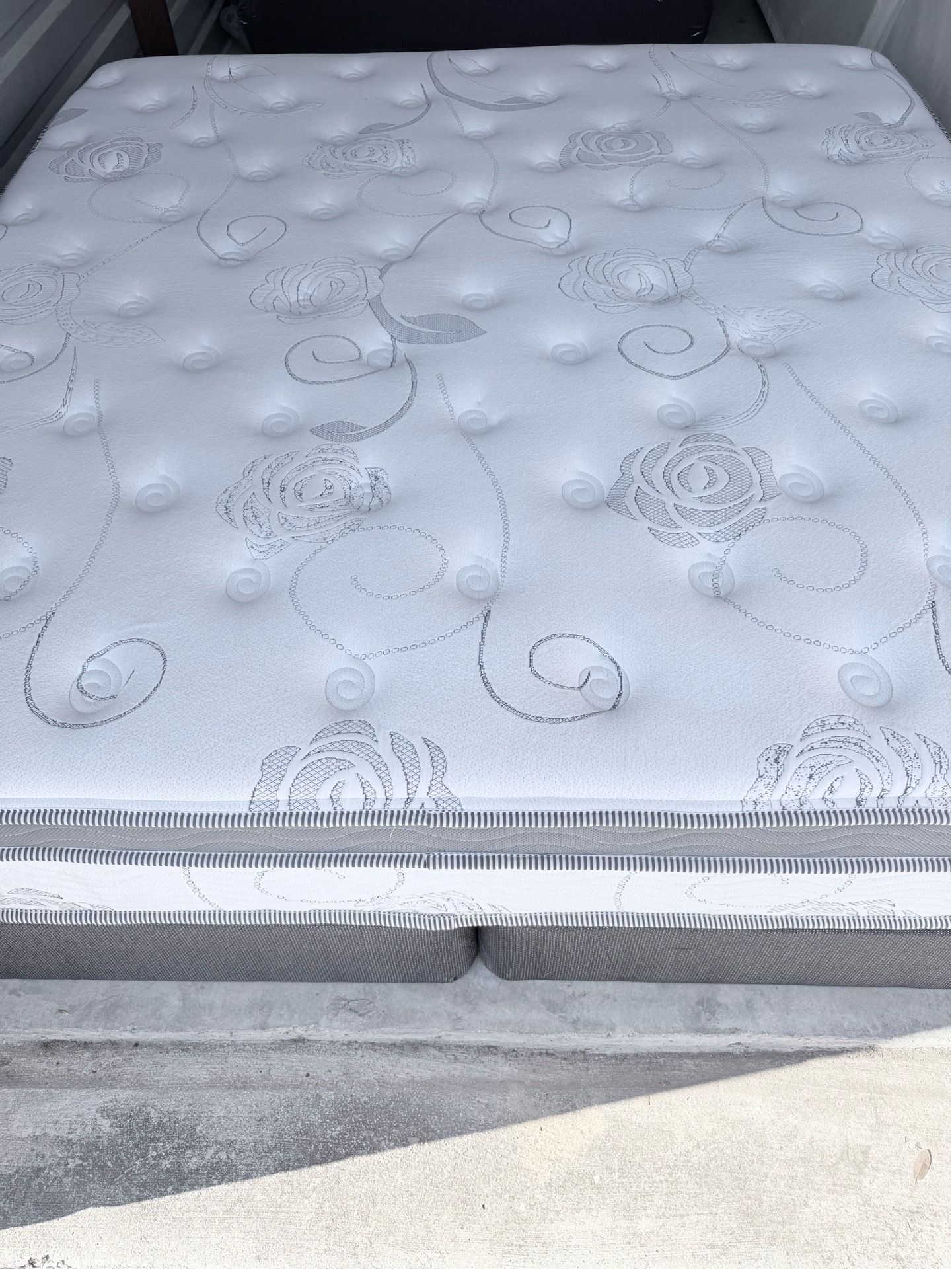 King Mattress And Box Springs