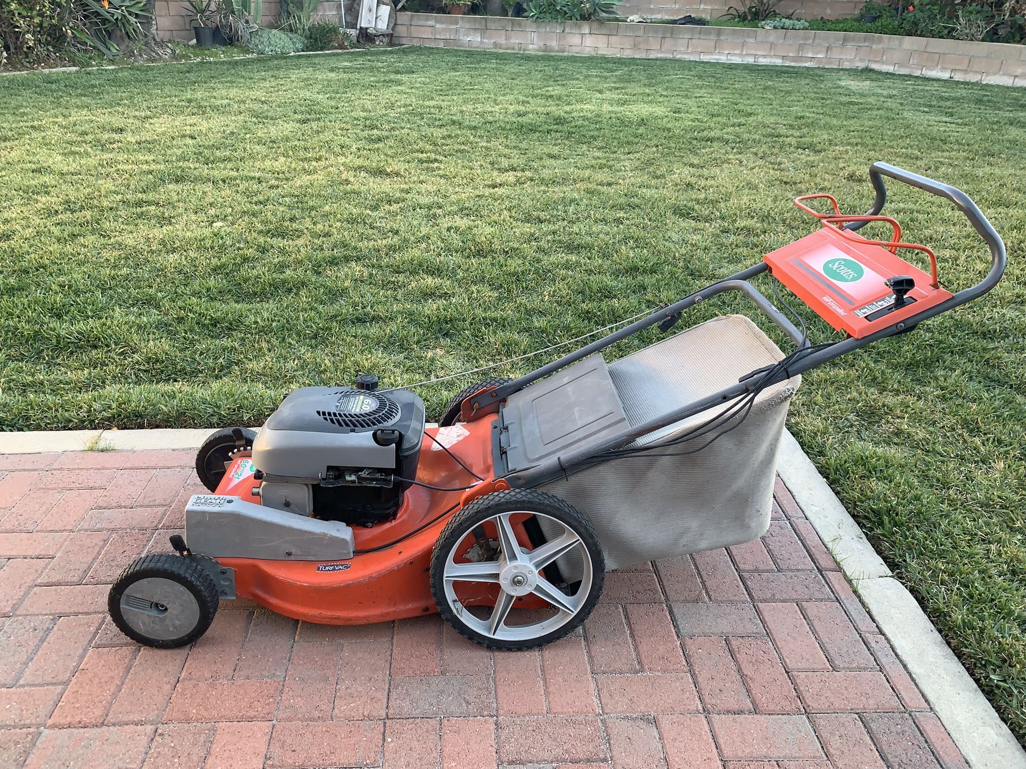 Scotts Self Propelled Lawn Mower