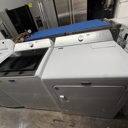 Maytag Agitator Washer and Gas Dryer Set