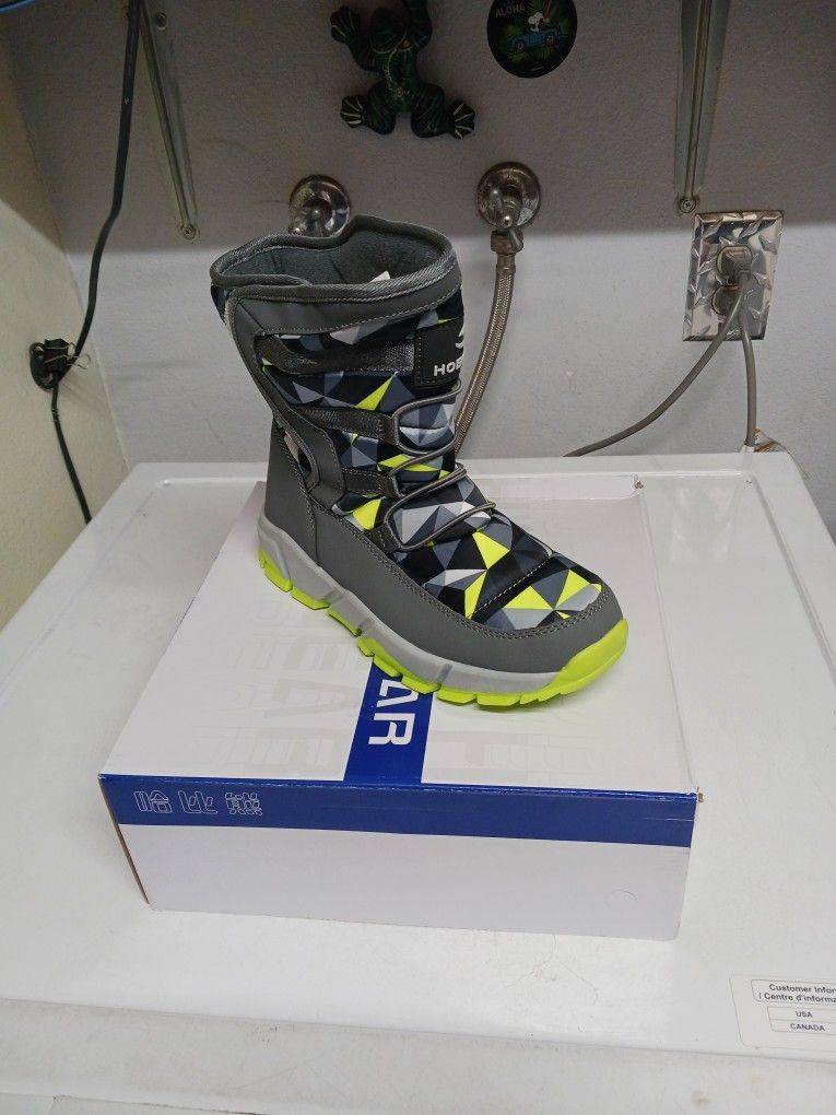 New  Snow Boots Size 8