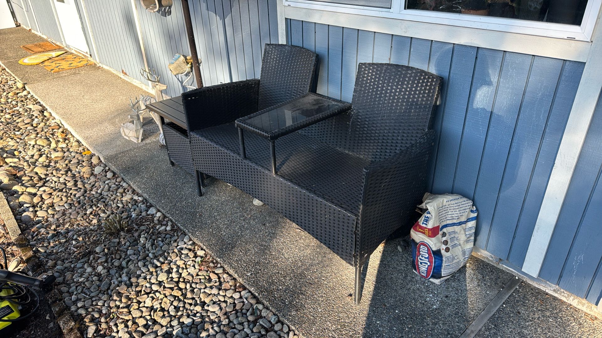 Patio Set 2 Chairs With Middle Table And Umbrella