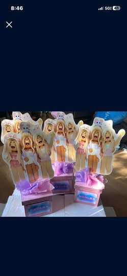 Girl Roblox Centerpieces