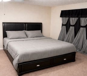 King Bed  $800 OBO