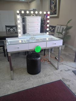 New vanity with Light and Bluetooth only $499 cash