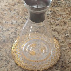 55-Oz Borosilicate Glass Carafe/Pitcher with Stainless Steel Flow Lid & Decorative Base