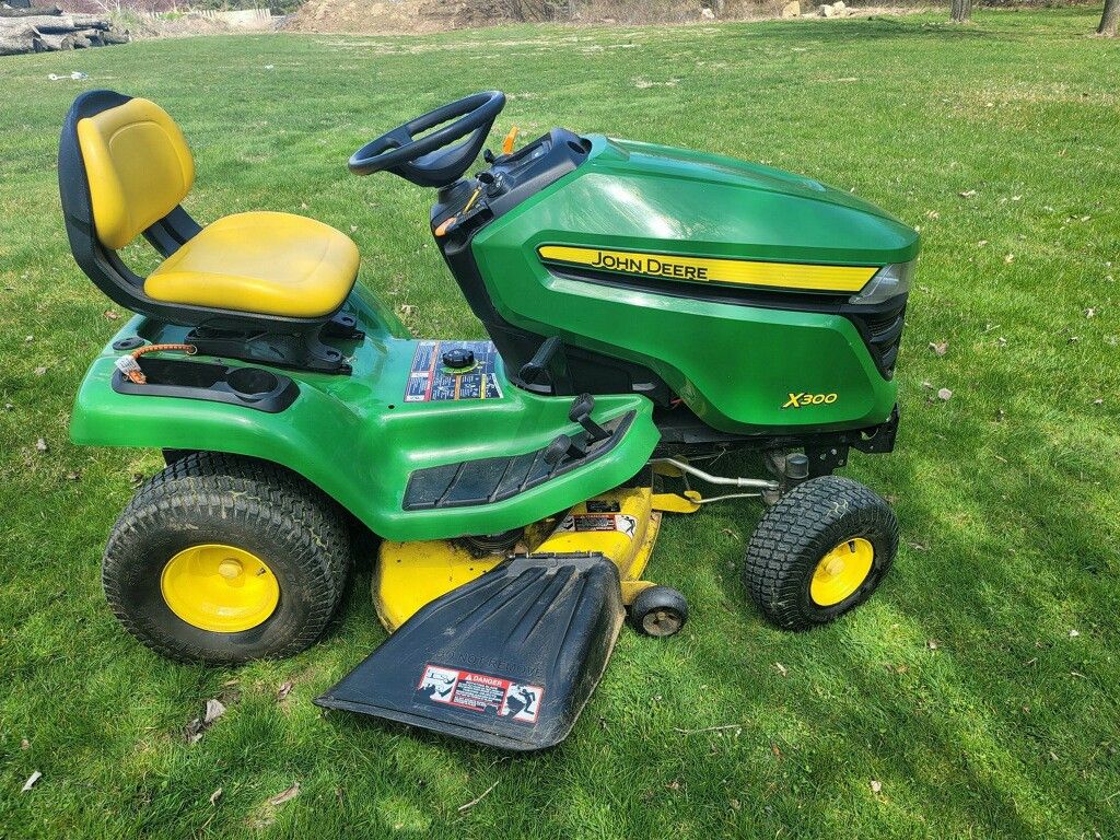 JOHN DEERE X300