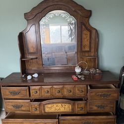 Vintage Solid Wood Dresser w/ Mirror – Excellent Condition