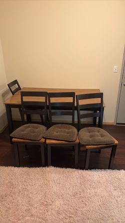 Table and chair set