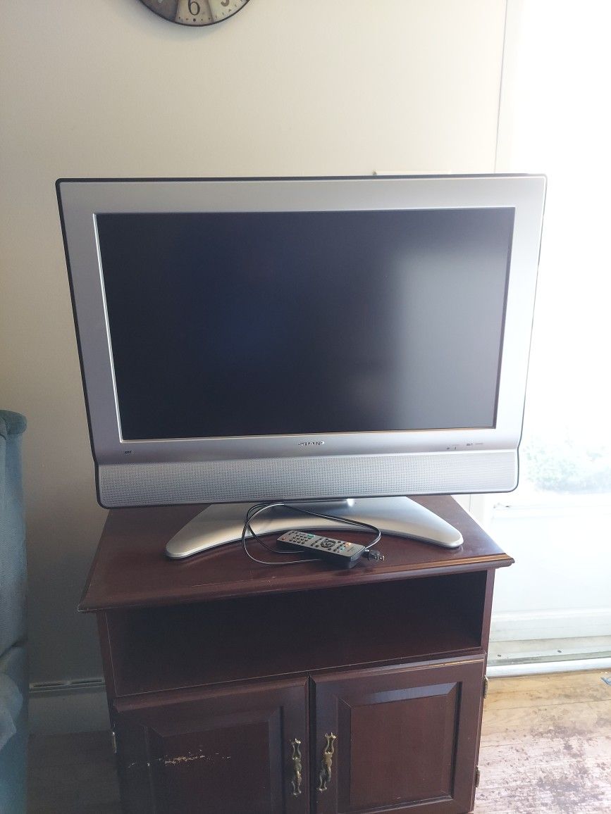 Sharp 32" HDTV with remote