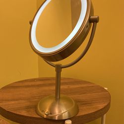 Makeup Mirror With Lighting