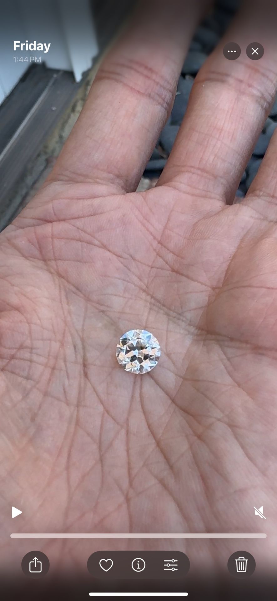 1.60 Carat Round G VS2 Gia certified can make custom ring