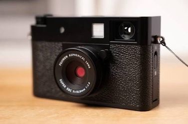 Fujifilm X-Half