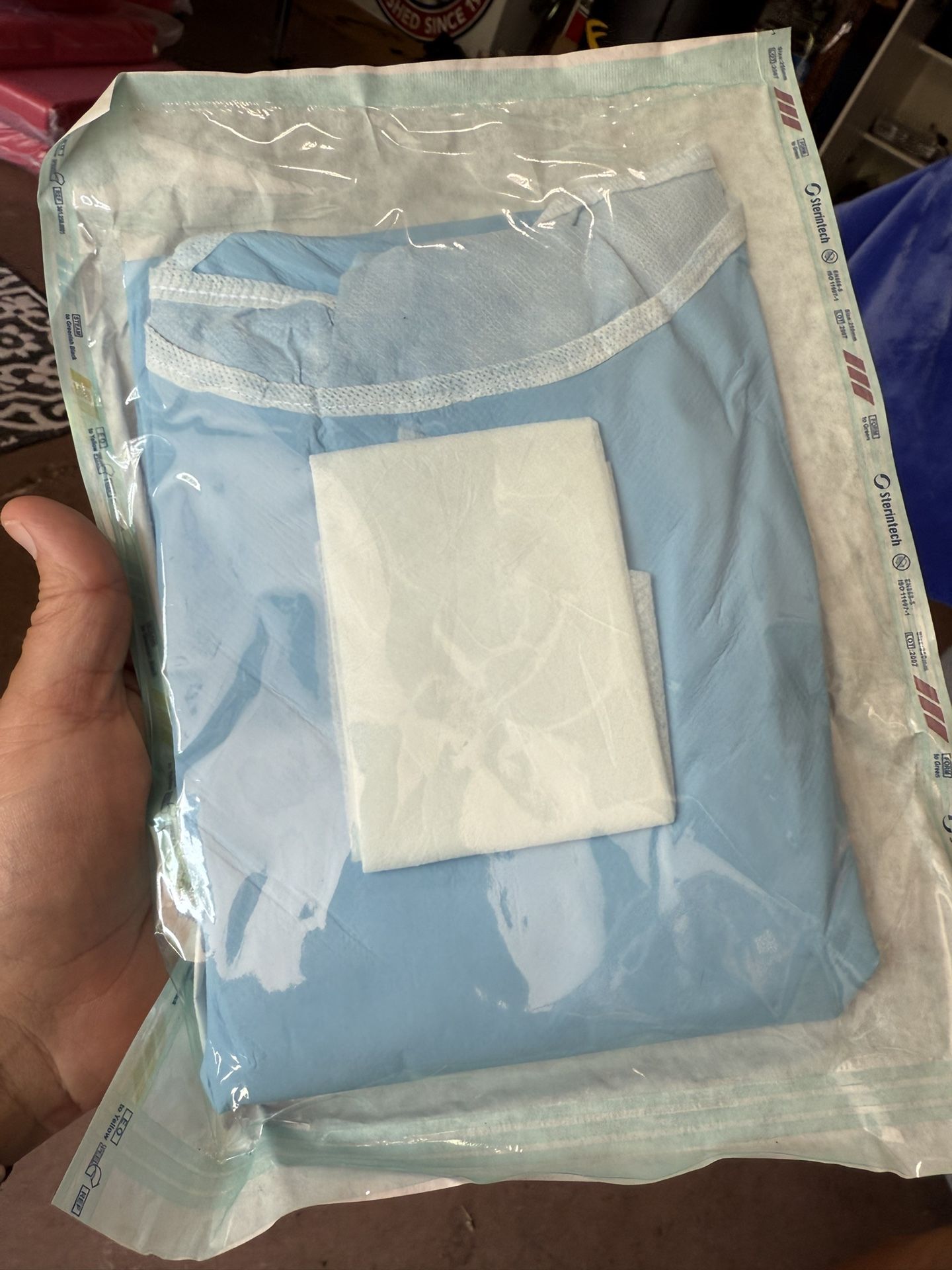 Case Of Small Level 4 Emergency Surgery Gowns Halloween Haunted House Etc