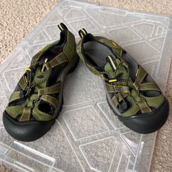 Keen Sport Waterproof Green Sandals Size 8 Hiking