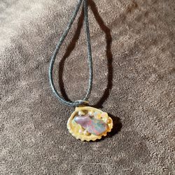 Black Opal Sea She’ll Pendant 