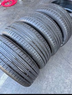 225 60 R 18 vendo llantas usadas marca Firelli