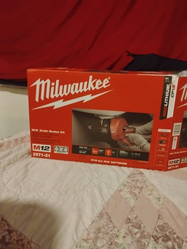 Milwaukee M12 Drain Snake Kit