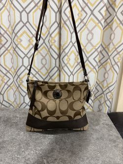 Authentic Coach Signature Crossbody Bag 🤎 | Classic & Timeless ✨ 